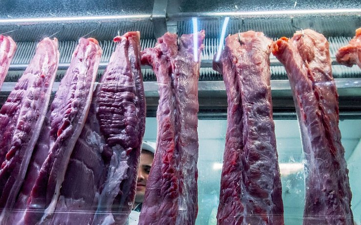 Landwirte in der EU fürchten unter anderem die Konkurrenz bei Rindfleisch aus Südamerika. (Archivbild) - © Cris Faga/ZUMA Wire/dpa