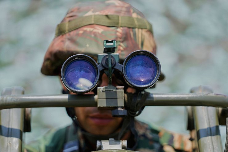 Der zuletzt wieder aufgeflammte Konflikt zwischen Indien und Pakistan hat Sorgen vor dem Einsatz von Atomwaffen geschürt. (Archivbild) - © Channi Anand/AP/dpa