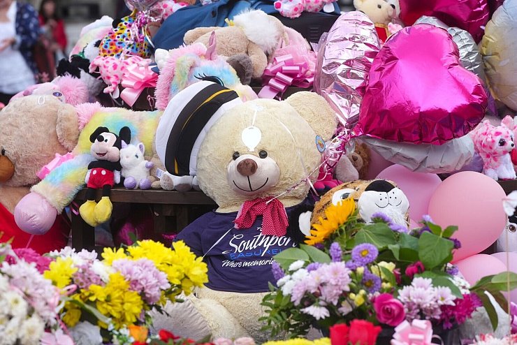 Die Bluttat sorgte im ganzen Land für Schock und Entsetzen. - © Owen Humphreys/PA Wire/dpa