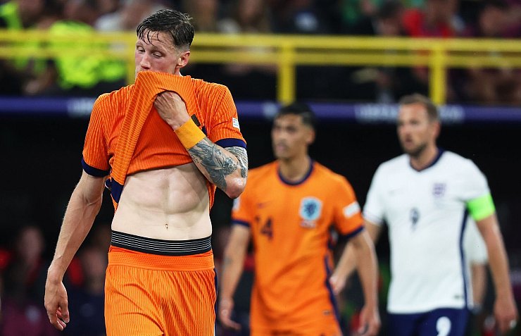 Wout Weghorst hat mit einem kleinen Trainingszoff für Schlagzeilen gesorgt. - © Friso Gentsch/dpa