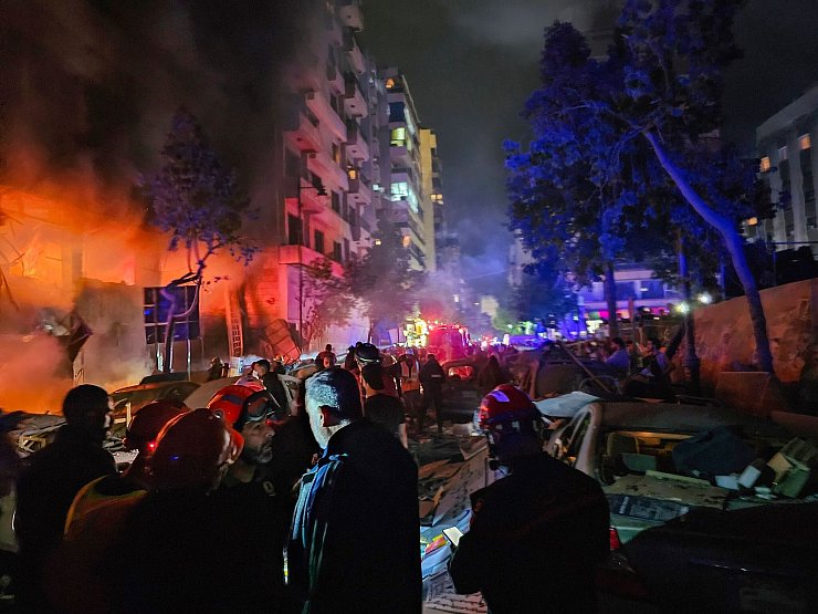 Die Hisbollah deutet Verhandlungsbereitschaft an. - © Hassan Ammar/AP/dpa