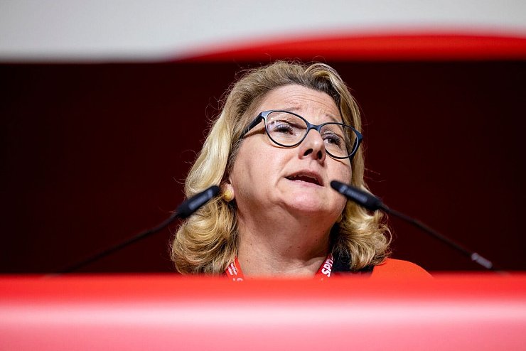 Bundesentwicklungsministerin Svenja Schulze zieht auf Platz vier der Landesliste der NRW-SPD in den Bundestagswahlkampf. - © Thomas Banneyer/dpa