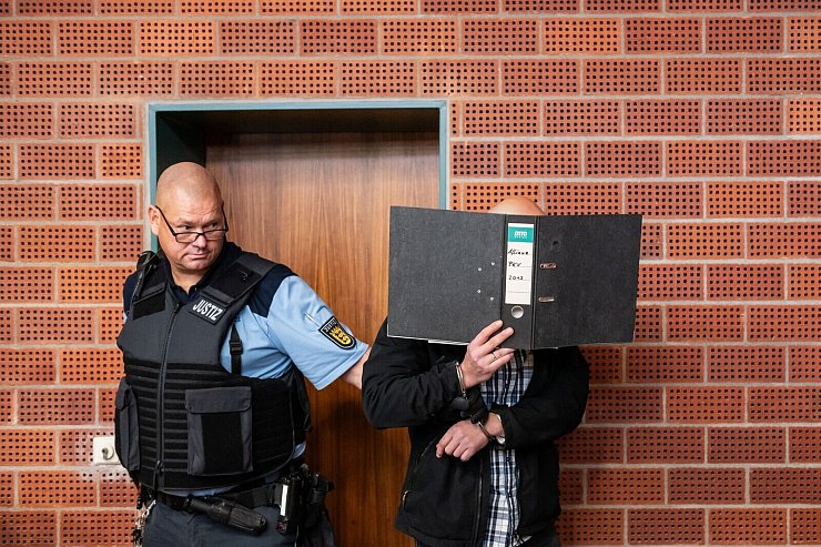 Im Prozess um einen Mord ohne Leiche hat der Angeklagte keine Angaben gemacht. (Foto-aktuell) - © Silas Stein/dpa