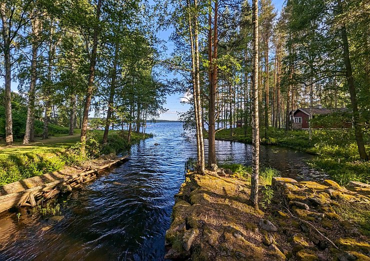 Die Seen-Landschaft in Finnlands Südosten ist verästelt - und wunderschön. - © Francoise Hauser/dpa-tmn