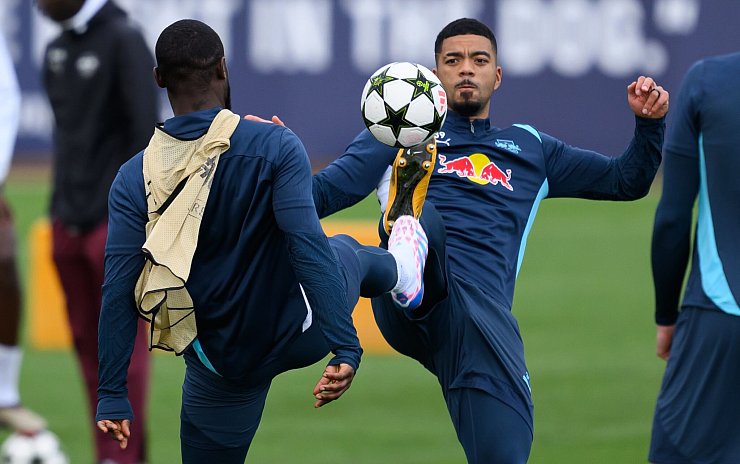 Benjamin Henrichs beim Abschlusstraining vor dem Spiel bei Inter Mailand. - © Hendrik Schmidt/dpa