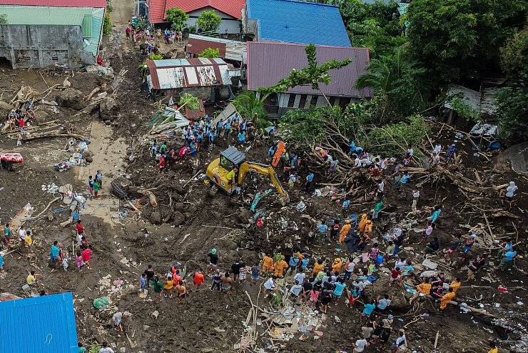 Die Zerstörungen durch den Sturm «Trami» sind gewaltig. - © Rouelle Umali/XinHua/dpa