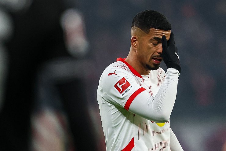Benjamin Henrichs war angeschlagen in das Spiel gegangen. - © Jan Woitas/dpa