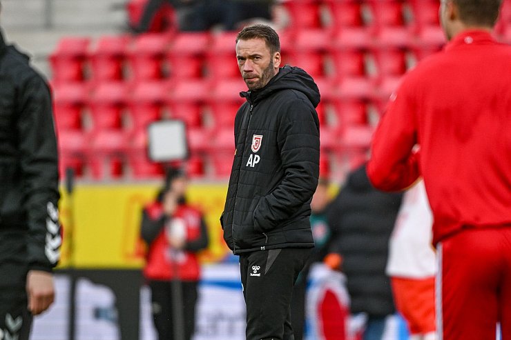 Andreas Patz bleibt mit dem Jahn Tabellenletzter. - © Armin Weigel/dpa