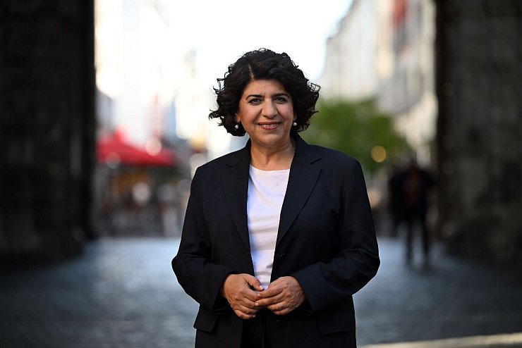 Berivan Aymaz könnte die erste grüne Oberbürgermeisterin einer deutschen Millionenstadt werden. - © Federico Gambarini/dpa