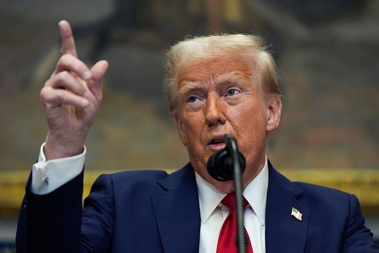 Donald Trump droht Kalifornien Hilfen aus Washington zu streichen. (Archivbild) - © Julia Demaree Nikhinson/AP/dpa