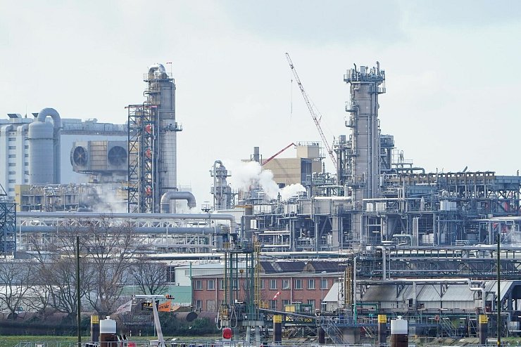 Die Lage der Industrie ist schwierig. - © Uwe Anspach/dpa