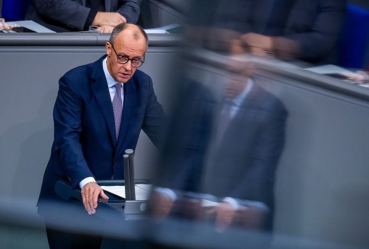 Bundeskanzler Friedrich Merz: Die Bundeswehr soll die «stärkste konventionelle Armee» in der EU werden. - © Michael Kappeler/dpa