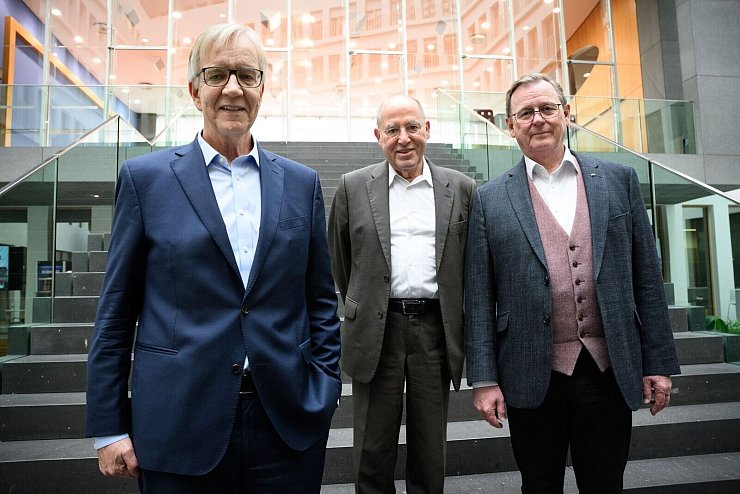 Dietmar Bartsch, Gregor Gysi und Bodo Ramelow bewerben sich um Direktmandate im Bundestag. - © Bernd von Jutrczenka/dpa