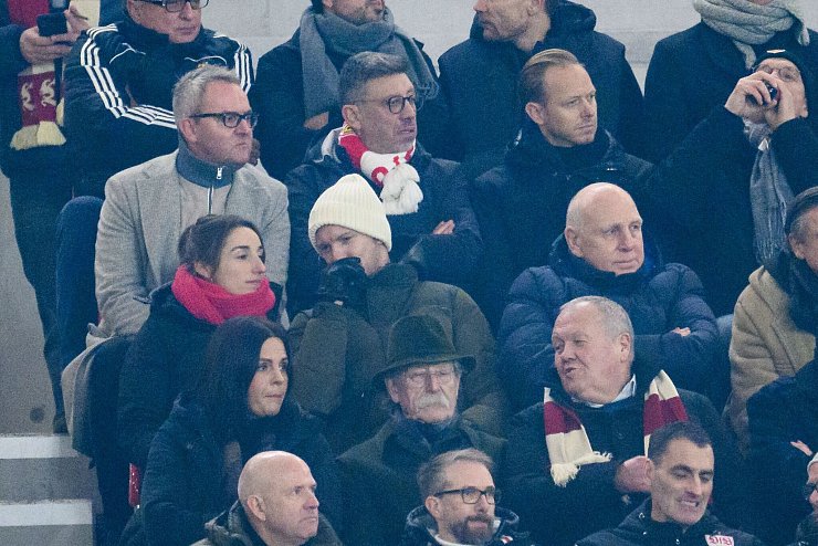 Die Chefetage des VfB Stuttgart hofft auf einen finanziellen Nutzen durch die Reise nach Japan. - © Tom Weller/dpa