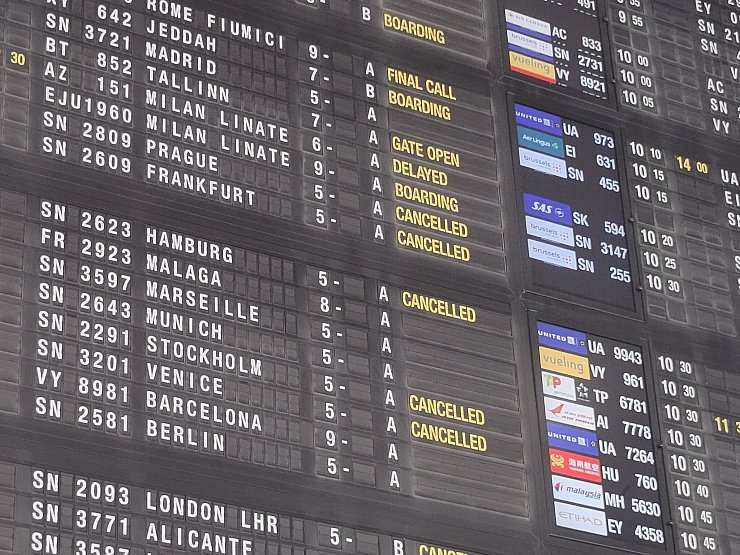 In europäischen Staaten gab es bereits Flugausfälle nach Drohnensichtungen. (Archivfoto) - © Ine Gillis/Belga/dpa