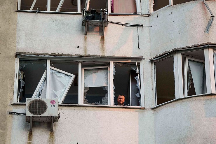 Auch Kiew wurde in der Nacht wieder angegriffen. (Archivbild) - © Evgeniy Maloletka/AP/dpa