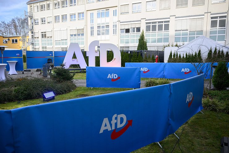 Für die AfD könnte die Party nach der Bundestagswahl weitreichende Folgen haben. (Archivbild) - © Julian Stratenschulte/dpa
