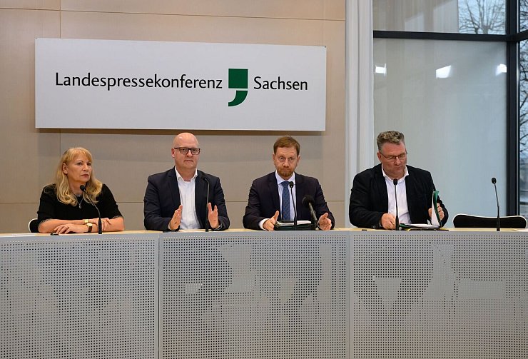 Ein Bündnis von CDU, BSW und SPD in Sachsen ist gescheitert. - © Robert Michael/dpa