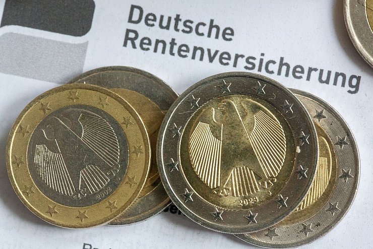 Mehr Geld soll es mit statt ohne Rentenreform geben. - © Fernando Gutierrez-Juarez/dpa