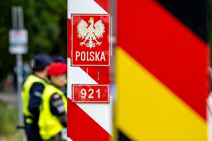 Die Zurückweisung von Asylsuchenden an der deutsch-polnischen belastete das Verhältnis zwischen Berlin und Warschau - © Stefan Sauer/dpa
