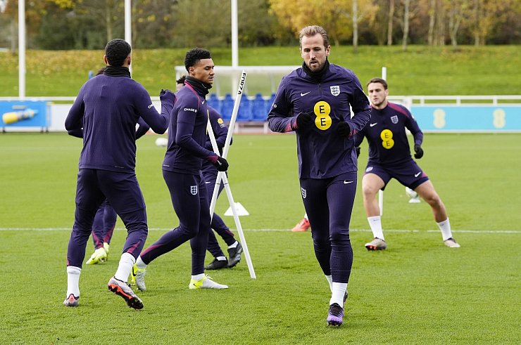 Englands Fußballer um Kapitän Harry Kane (vorne) stehen in der Nations League unter Druck. - © Nick Potts/PA Wire/dpa