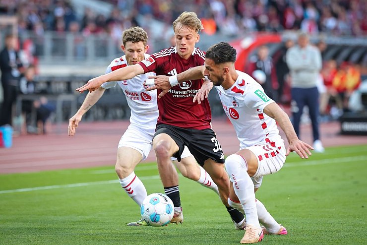 Die Kölner vergeben beste Chancen gegen den FCN. - © Daniel Karmann/dpa