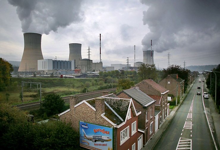 Belgien verfügt in den zwei Kernkraftwerken über insgesamt sieben Reaktoren - drei wurden allerdings bereits vom Netz genommen. (Archivfoto) - © Oliver Berg/dpa