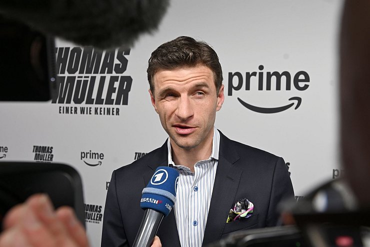 Was macht Thomas Müller nach dieser Saison beim FC Bayern? - © Felix Hörhager/dpa