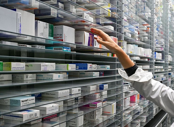 Medikamente zählen zu den Kostenfaktoren der Krankenversicherung. - © Jens Kalaene/dpa