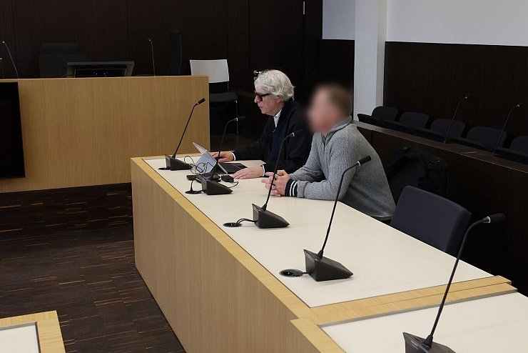 Mutmaßlicher Rechtsextremist wegen Terrorplänen vor Gericht - © David Young/dpa