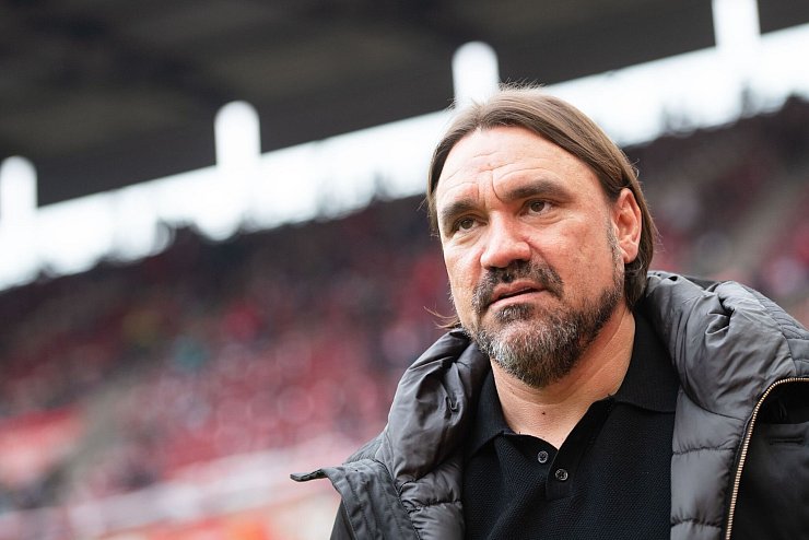 Daniel Farke könnte einen früheren Schützling auf die Insel holen. - © Marius Becker/dpa
