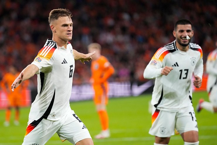 Kimmich und Undav, zwei glückliche Torschützen. - © Peter Dejong/AP