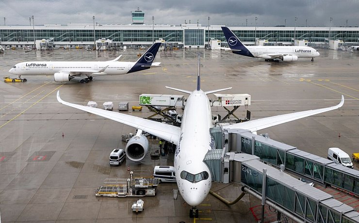 80 Prozent der geplanten Flüge am Flughafen München wurden gestrichen. (Archivbild) - © Peter Kneffel/dpa