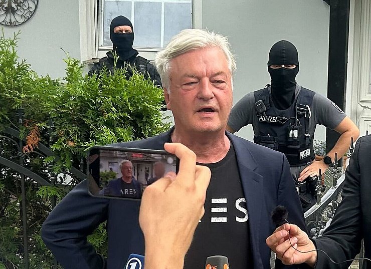 Chefredakteur Elsässer spricht von einem Eingriff in die Pressefreiheit. - © Sven Kaeuler/dpa/tnn/dpa