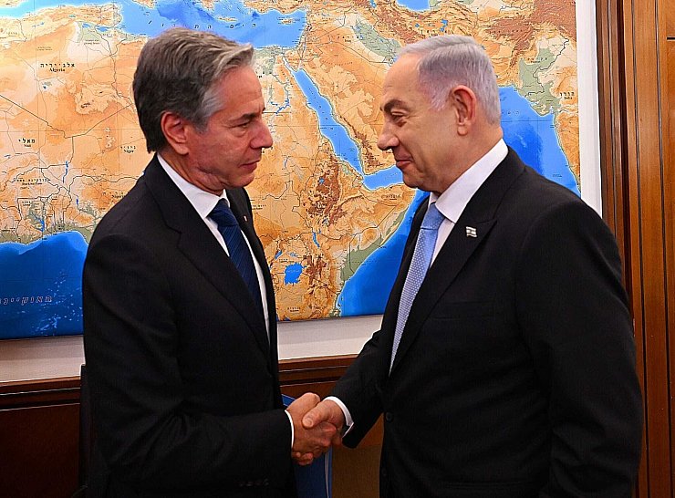 US-Außenminister Antony Blinken wollte sich zum Auftakt einer neuen Nahost-Reise in Israel mit Regierungschef Benjamin Netanjahu treffen. Bis Freitag wollte Blinken in weiteren Ländern der Region Gespräche zur Beendigung des Blutvergießens führen. - © Chaim Zach/Israeli Government Press Office/dpa