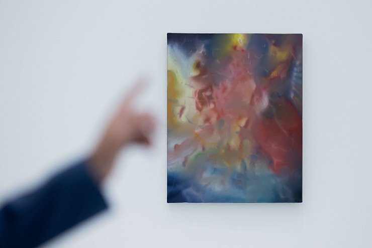 Die Ausstellung mit Arbeiten von Gerhard Richter in Düsseldorf im Kunstpalast ist ein Publikumsmagnet. (Archivbild) - © Rolf Vennenbernd/dpa