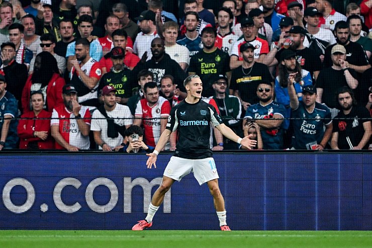 Als erster Deutscher gelangen Florian Wirtz zwei Tore beim Champions-League-Debüt. - © Federico Gambarini/dpa