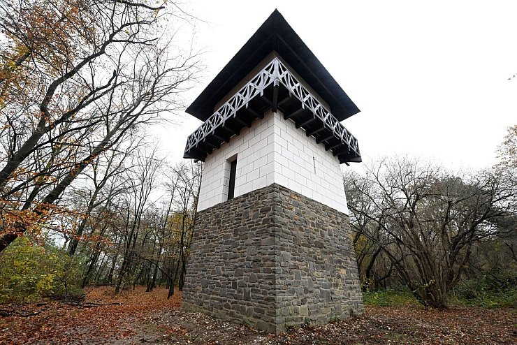 Dieser Turm befindet sich gegenüber von Düsseldorf und ist Teil des Unesco-Welterbes «Grenzen des Römischen Reichs - Niedergermanischer Limes». (Archivfoto) - © Roberto Pfeil/dpa