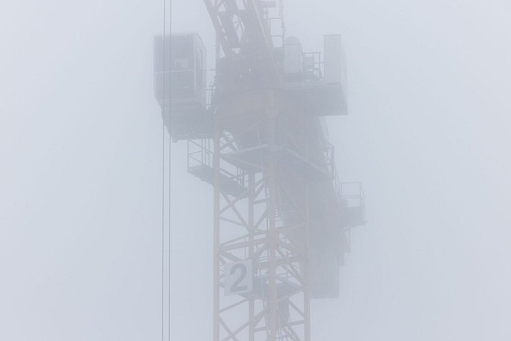 Die deutsche Wirtschaft steckt in der Rezession, das Baugewerbe schwächelt - © Rolf Vennenbernd/dpa