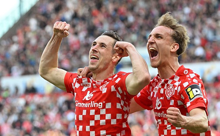 Zeigt Muskeln: Mainz-Torschütze Dominik Kohr - © Torsten Silz/dpa