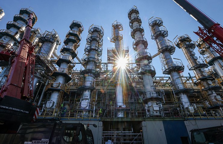 Die Chemieindustrie ist forschungsstark - muss sich aber ausländischer Konkurrenz erwehren (Archivbild) - © Jan Woitas/dpa