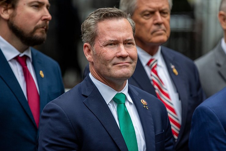 Mike Waltz soll Nationaler Sicherheitsberater im Weißen Haus werden. (Archivbild) - © Ted Shaffrey/AP/dpa