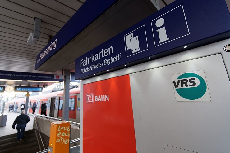 Der Verkehrsverbund Rhein-Sieg will mit dem Aachener Verkehrsverbund einheitliche Tarife anbieten. (Symbolbild) - © Henning Kaiser/dpa