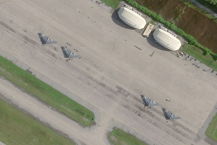 Das Pentagon stockt seine Streitkräfte im Nahen Osten rapide auf. (Archivbild) - © Planet Labs PBC/Planet Labs PBC/AP/dpa