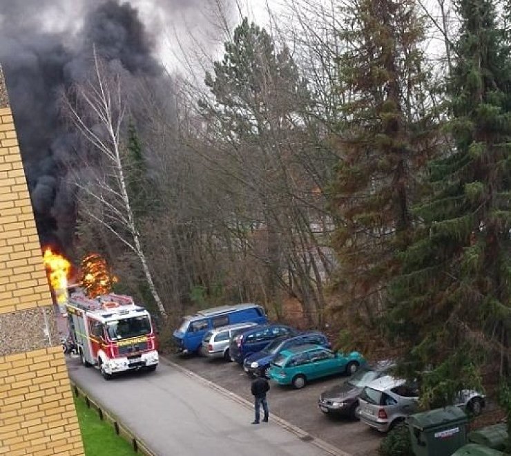 Beim Brand eines Gefahrguttransporters wurde niemand verletzt. - © Leserfoto: Friederike Bewig