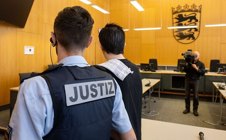 Eine Lebenskrise soll zu der Tat geführt haben. - © Stefan Puchner/dpa