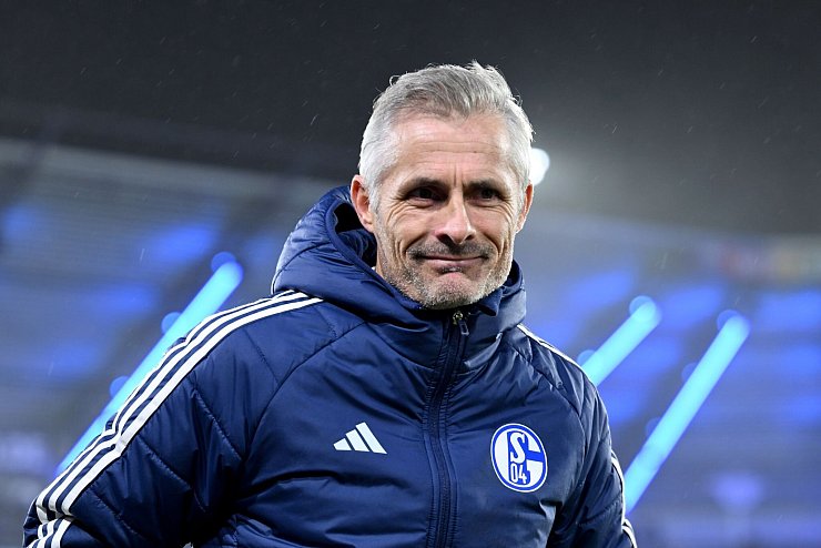 Schalke-Coach van Wonderen war zufrieden mit seinem Team. - © David Inderlied/dpa