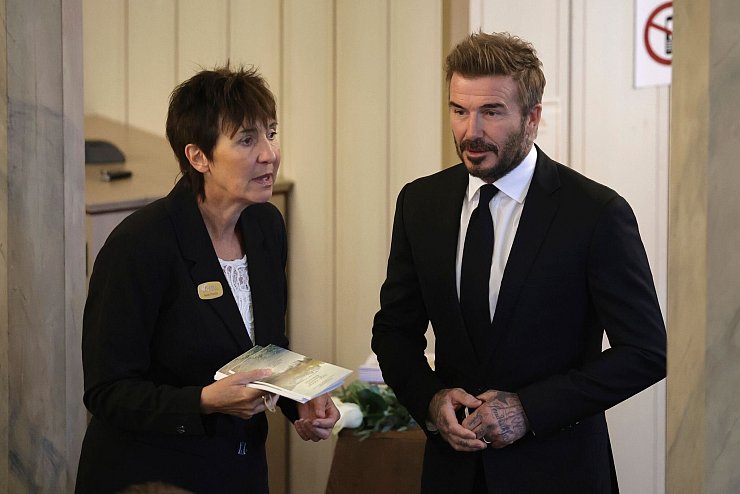David Beckham trifft zur Beerdigung ein. - © Adam Ihse/TT News Agency/AP/dpa