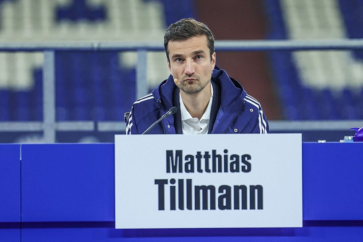 Vorstandschef Matthias Tillmann gab dem geschassten Sportchef Marc Wilmots die Schuld für die sportliche Situation. - © Tim Rehbein/dpa