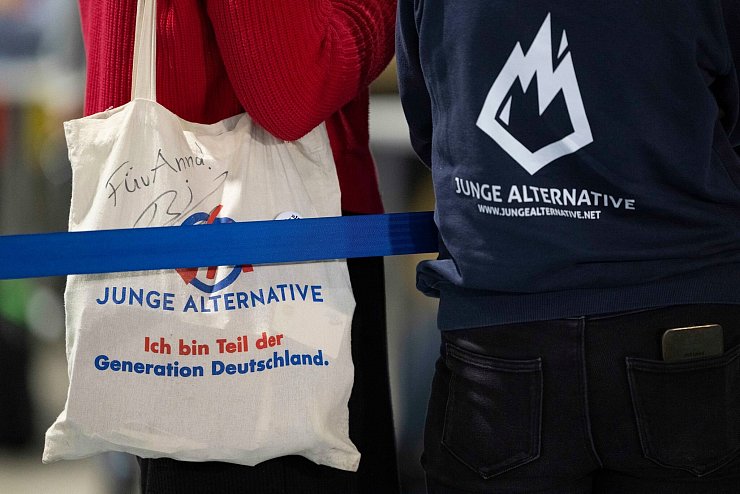 Die Junge Alternative soll nicht mehr die Nachwuchsorganisation der AfD sein. Wie die neue Parteijugend heißen soll, ist noch nicht entschieden. Klar ist dagegen, dass diese stärker unter der Kontrolle der Partei stehen wird. - © Sebastian Kahnert/dpa